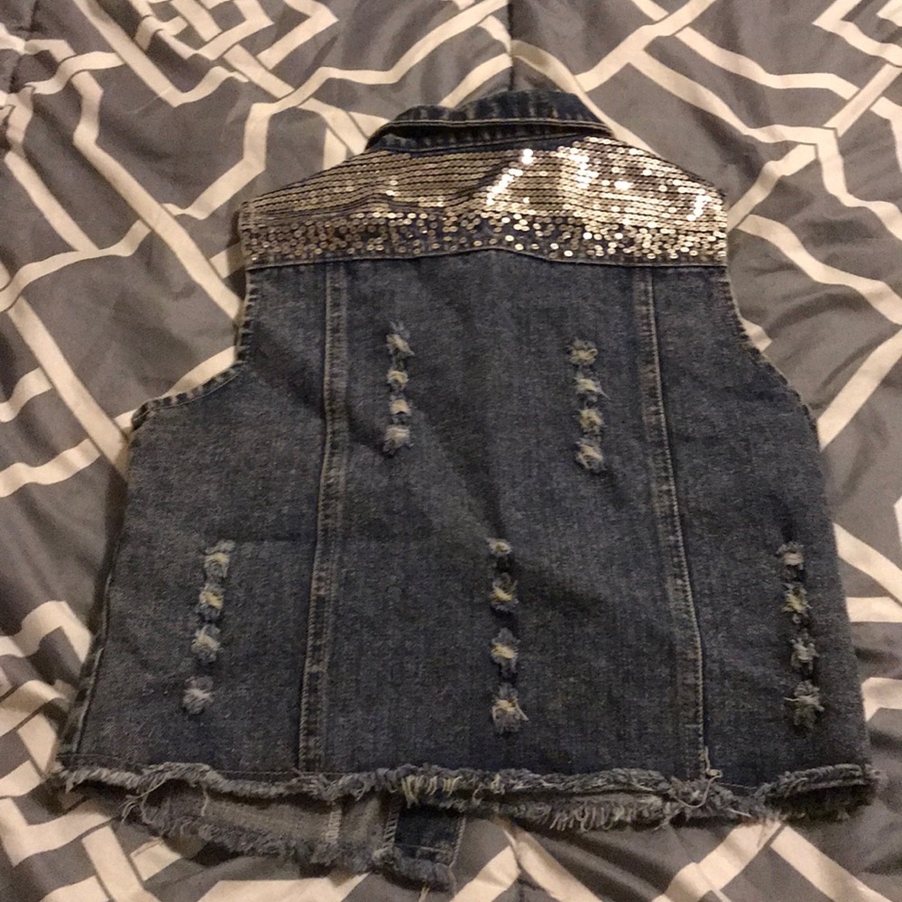 Vest - Picture 2 of 2